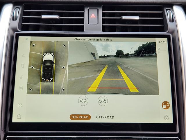 Used 2025 Land Rover Discovery S image 13