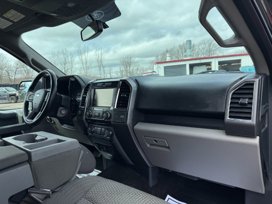 Used 2015 Ford F150 XLT w/ Equipment Group 302A Luxury AWD/4WD image 19