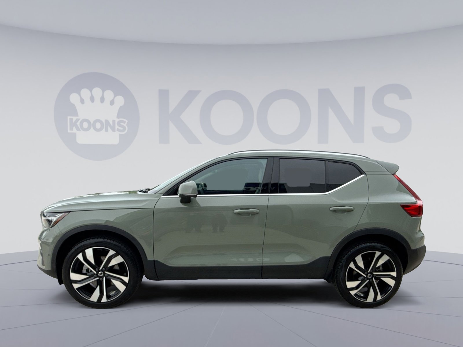 Certified 2025 Volvo XC40 B5 Ultra w/ Protection Package Premier AWD/4WD image 2