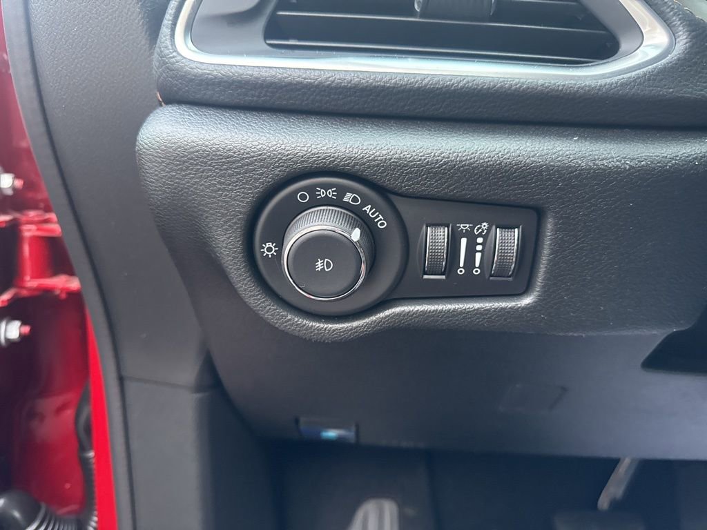 New 2026 Chrysler Pacifica Pinnacle image 25