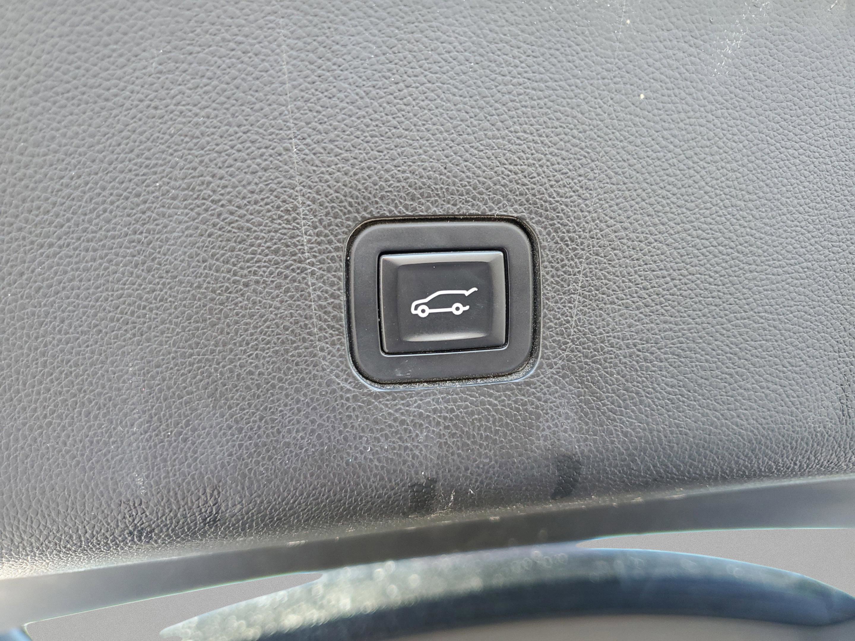 Used 2018 Chevrolet Traverse LT FWD image 8