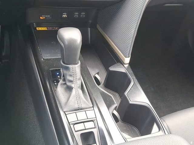 Used 2025 Toyota Camry SE image 14