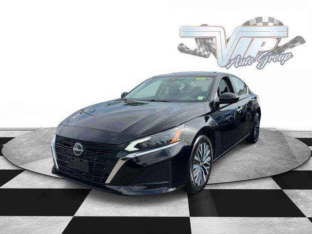 Used 2024 Nissan Altima 2.5 SV w/ SV Premium Package FWD image 3