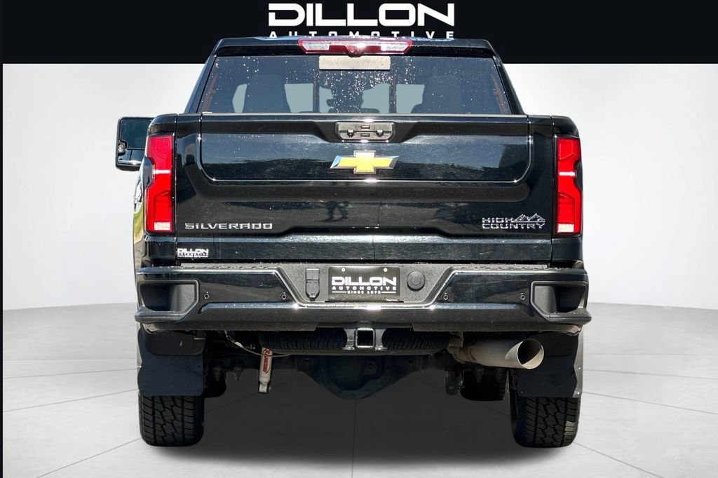 Used 2024 Chevrolet Silverado 2500 High Country w/ High Country Premium Package AWD/4WD image 5
