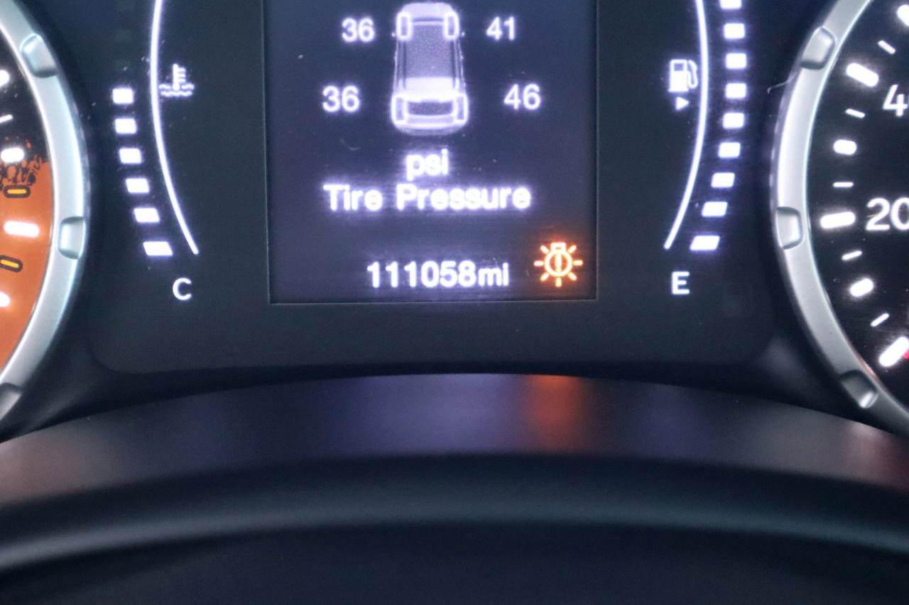 Used 2018 Jeep Renegade Latitude w/ Popular Equipment Group FWD image 19