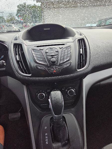 Used 2015 Ford Escape SE image 9