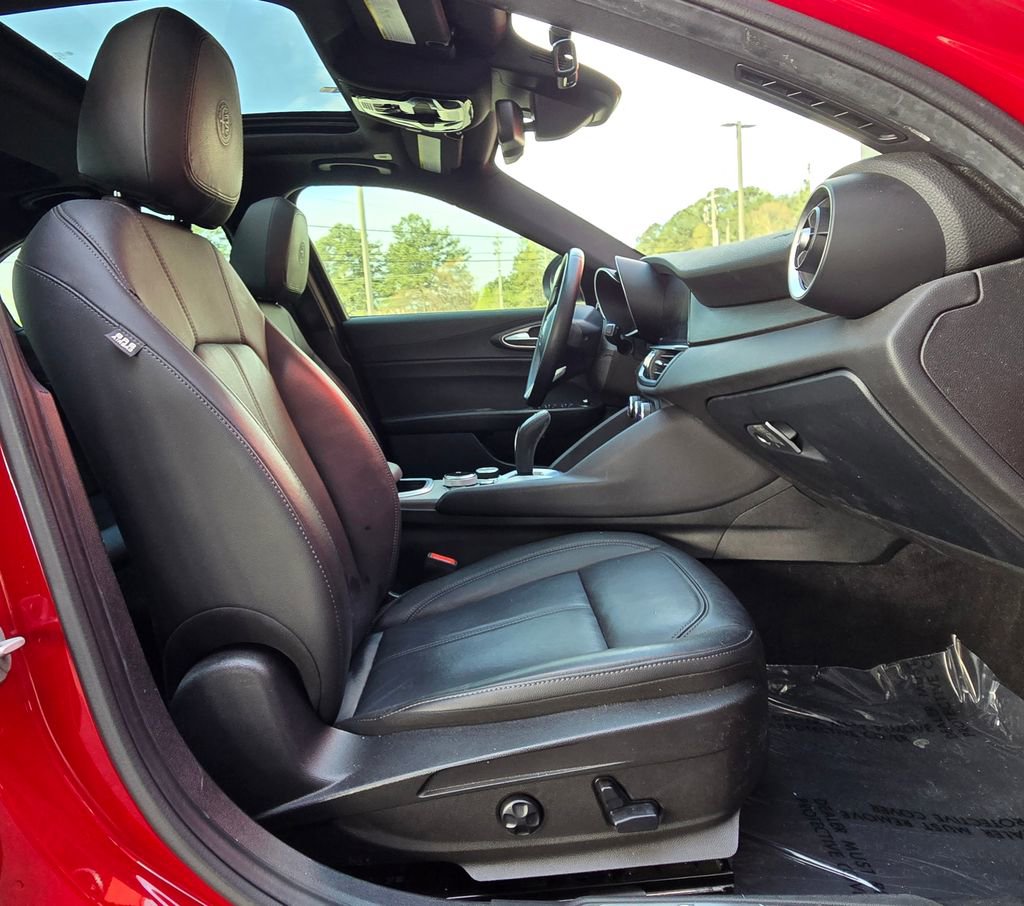 Used 2022 Alfa Romeo Giulia Ti image 24