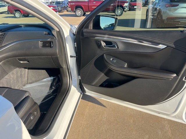 Used 2016 Chevrolet Impala LT w/ Convenience Package image 50