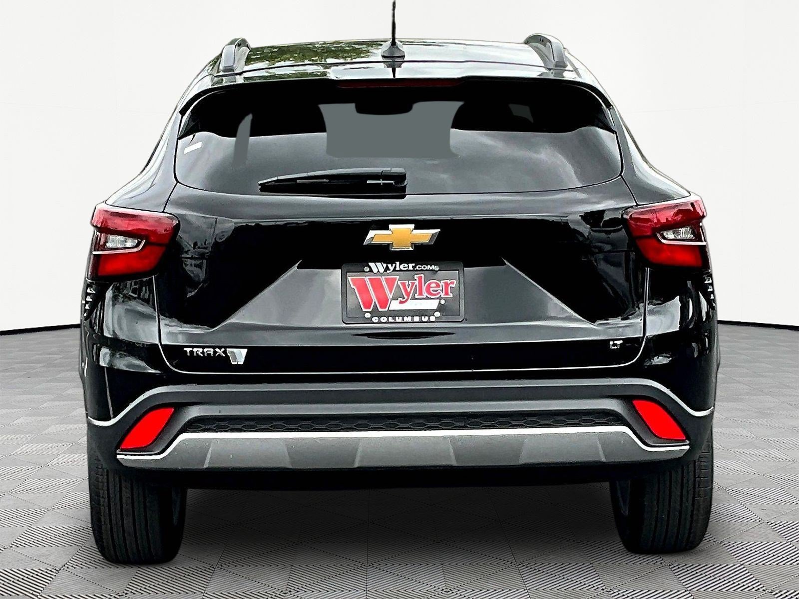 New 2026 Chevrolet Trax LT w/ LT Convenience Package FWD image 5