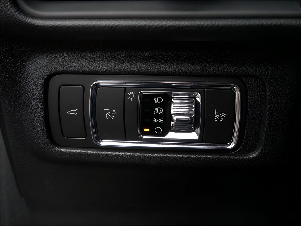 Used 2022 Lincoln Corsair Reserve w/ Sport Package image 17