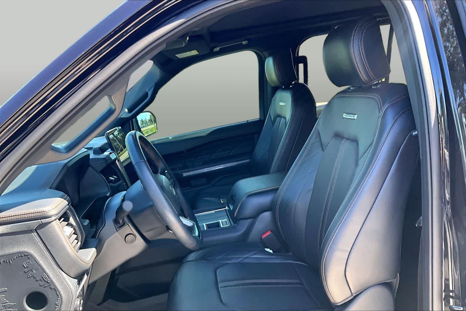 Used 2024 Ford Expedition Platinum RWD image 8