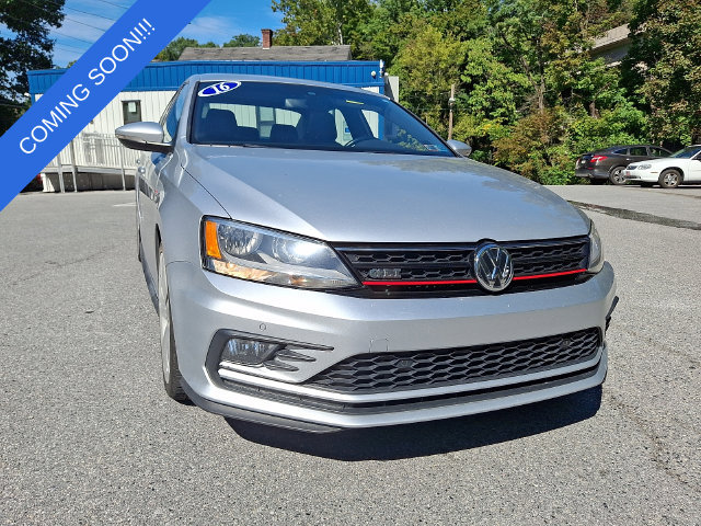 Used 2016 Volkswagen Jetta GLI SE FWD image 3