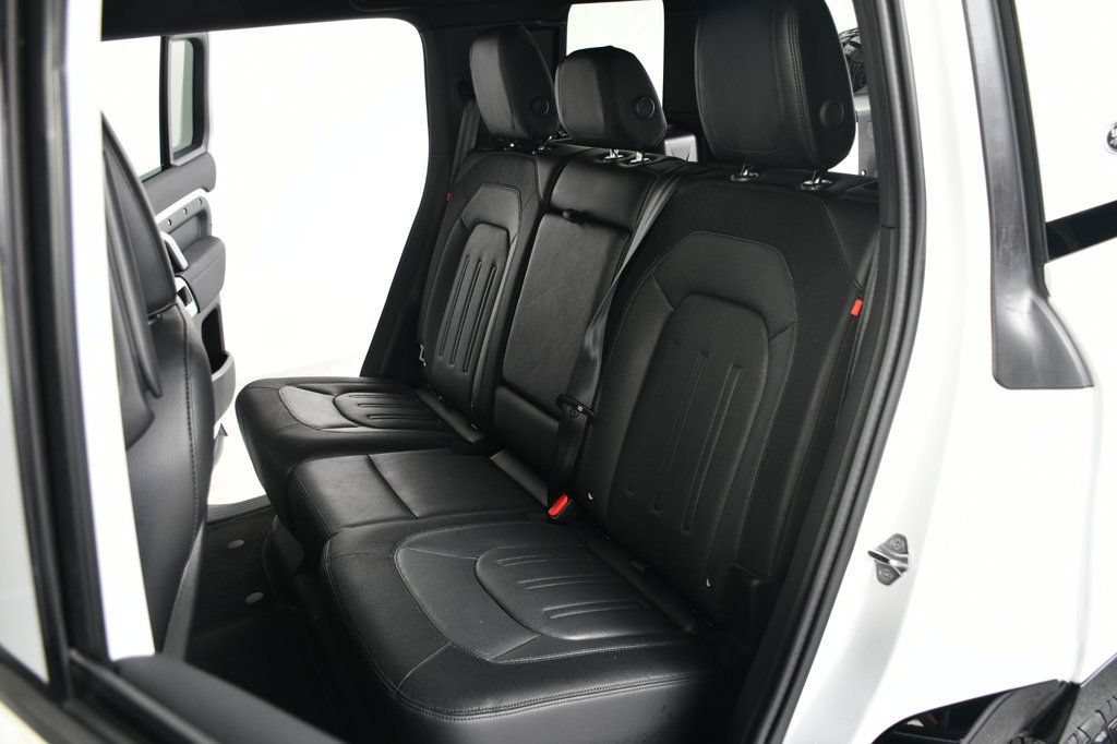 Used 2022 Land Rover Defender 110 X-Dynamic SE AWD/4WD image 35