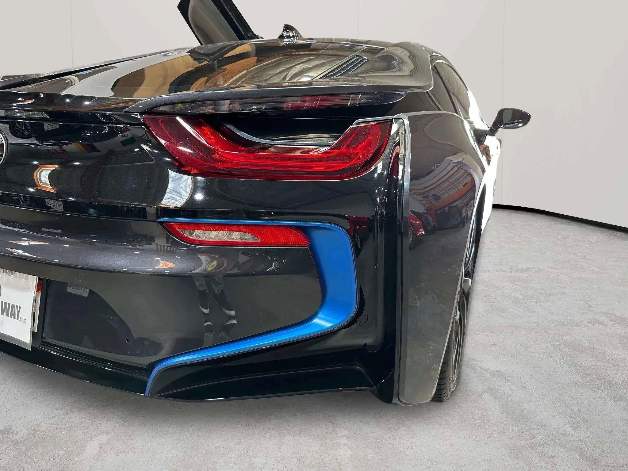 Used 2016 BMW i8 image 17