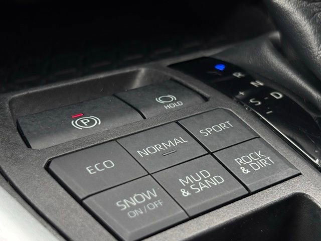 Used 2022 Toyota RAV4 XLE image 38