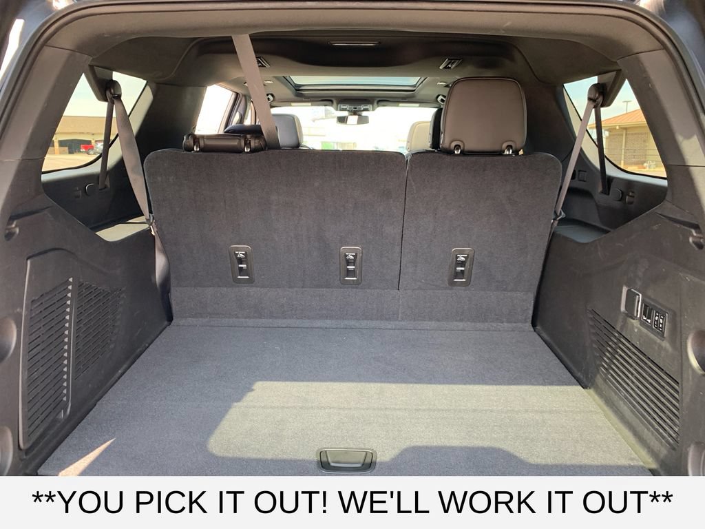 Used 2021 Chevrolet Suburban RST w/ Luxury Package AWD/4WD image 9