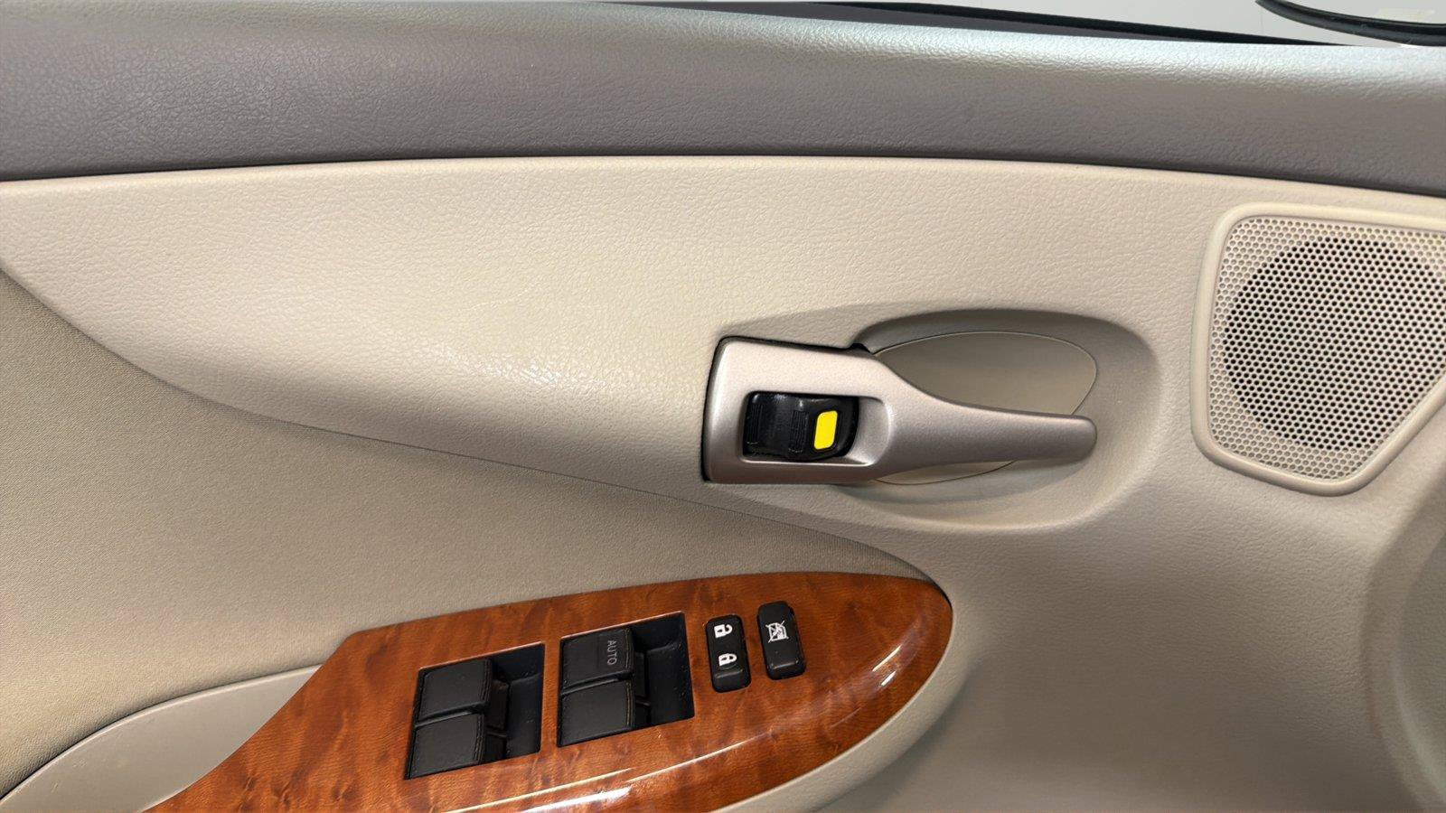 Used 2010 Toyota Corolla XLE FWD image 23