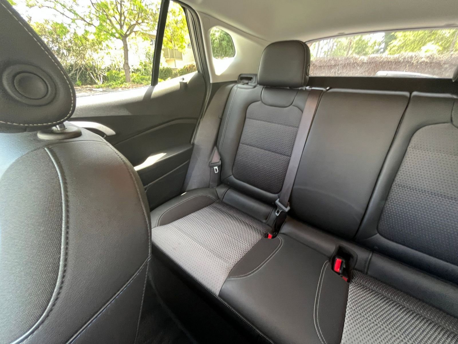 Used 2025 Chevrolet Trax LT w/ LT Convenience Package image 38