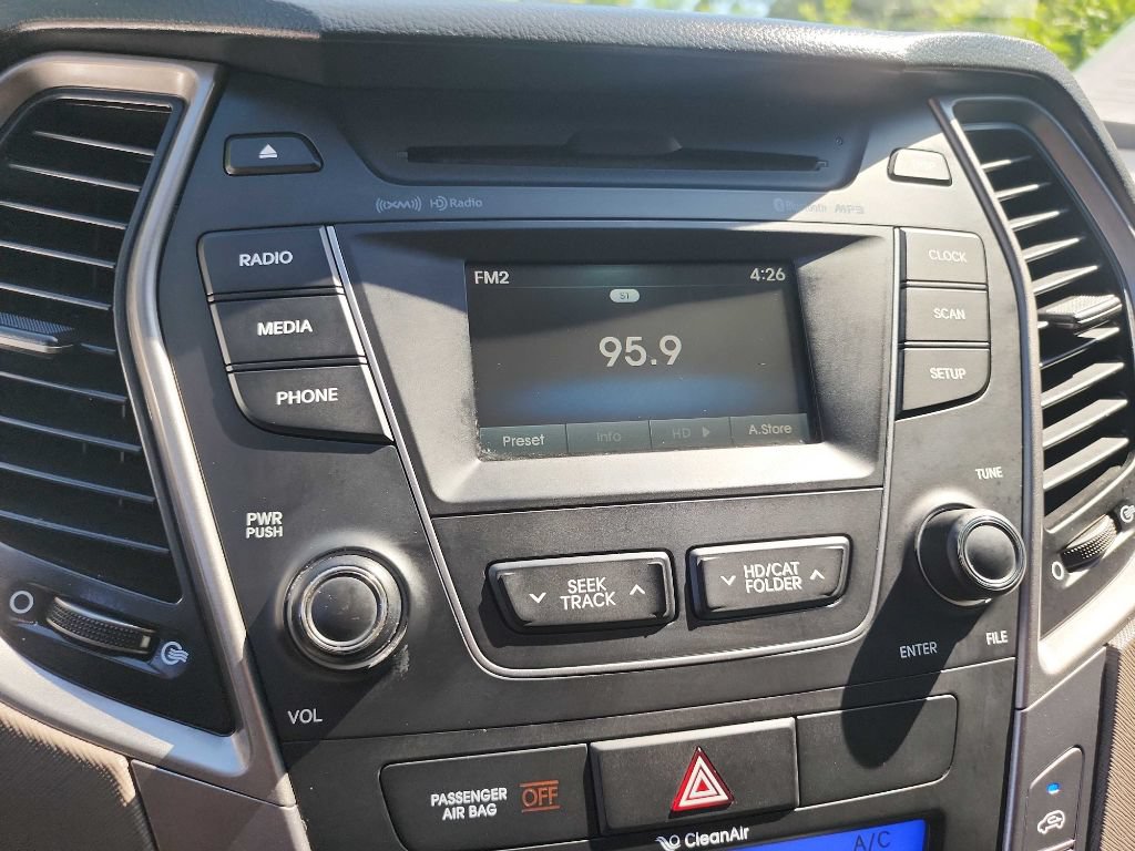 Used 2013 Hyundai Santa Fe Sport 2.0T FWD image 21