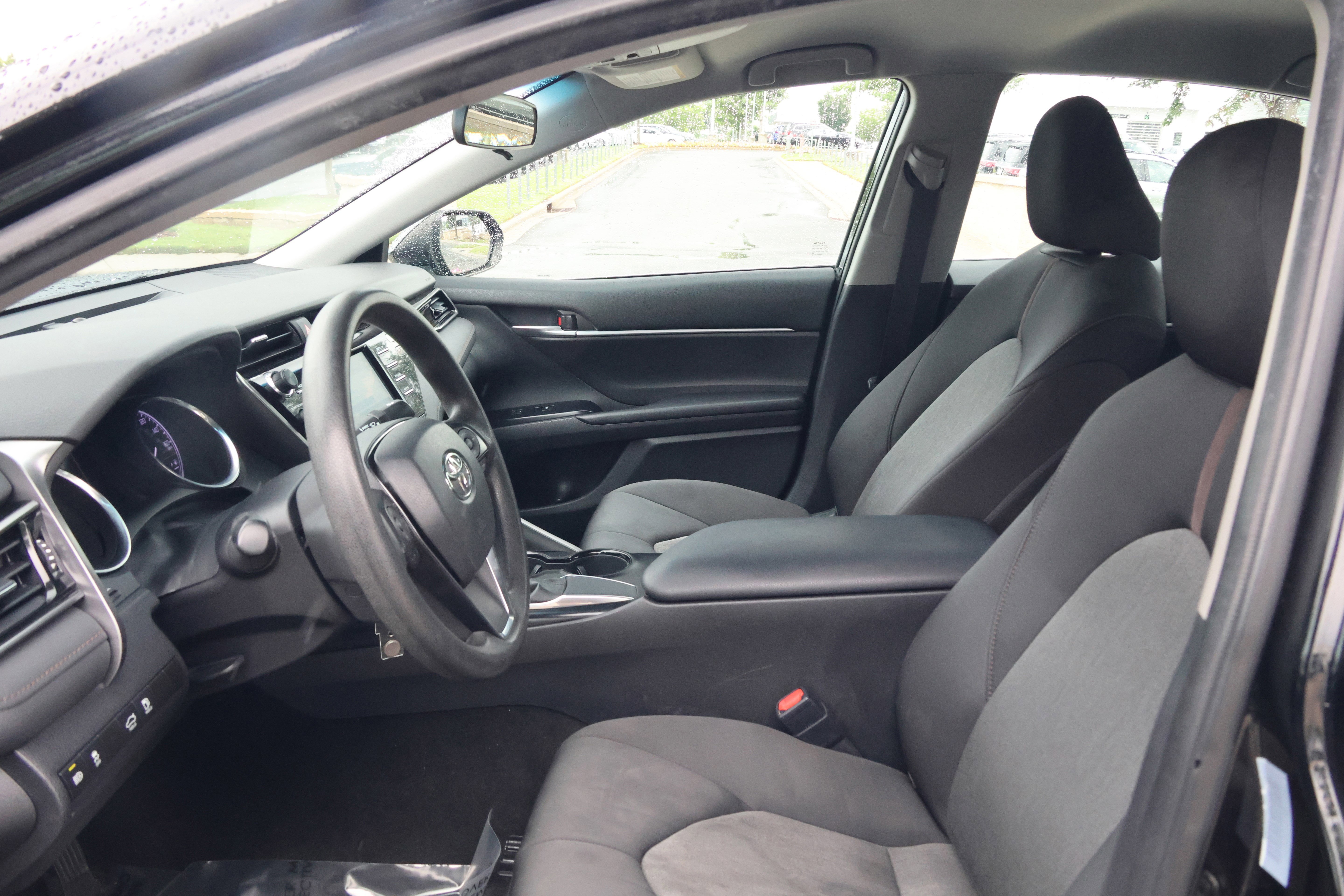 Used 2019 Toyota Camry LE FWD image 29