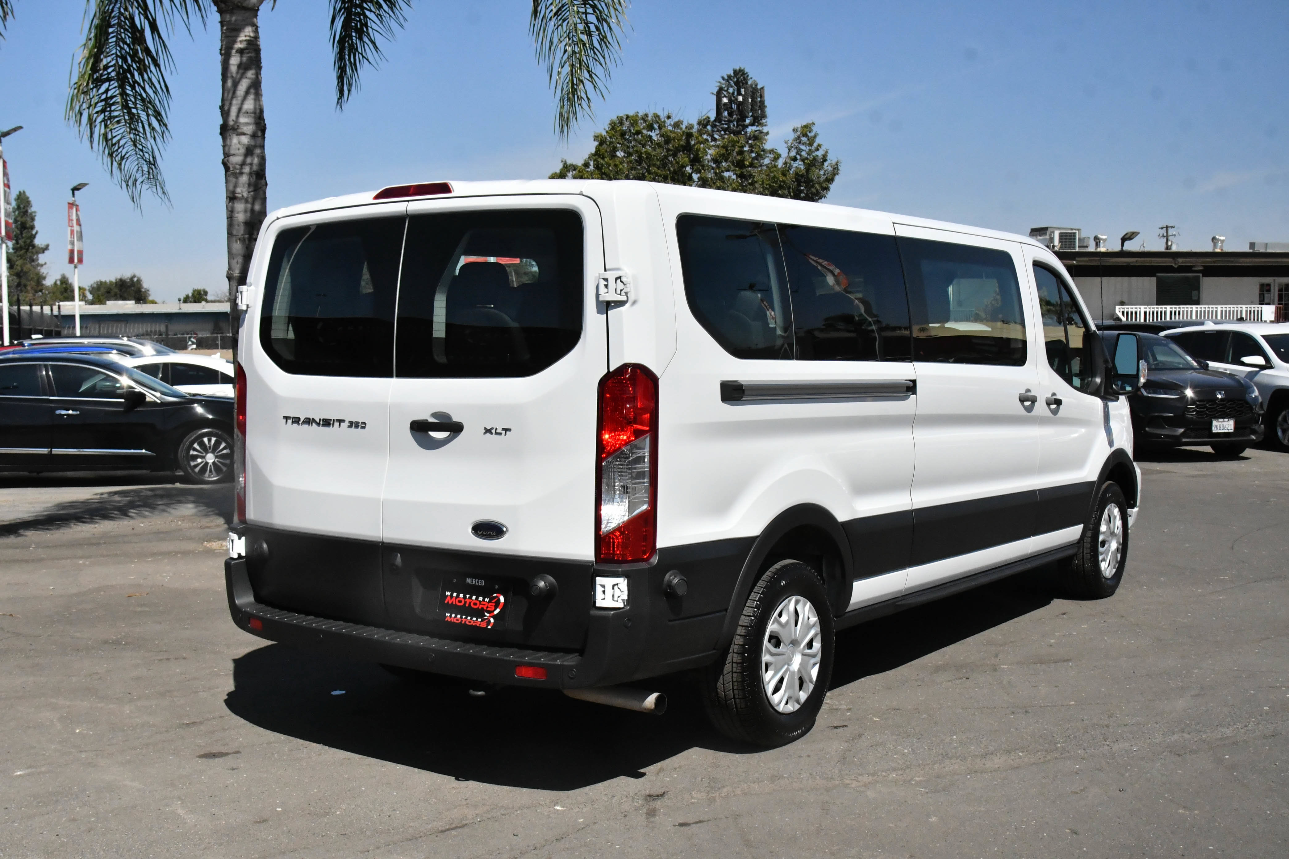 Used 2024 Ford Transit 350 XLT RWD image 8