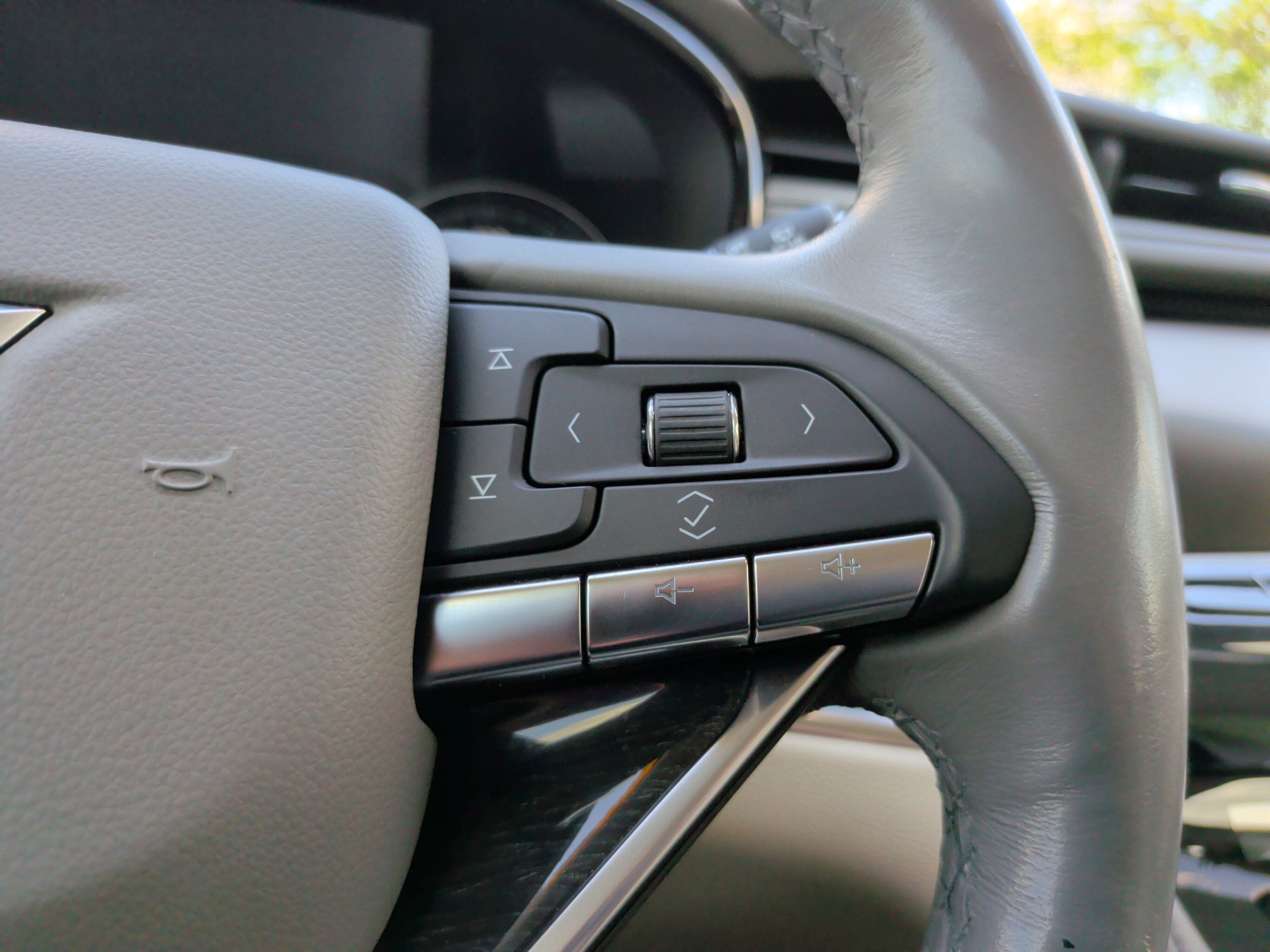 Used 2020 Cadillac XT6 Premium Luxury FWD image 24