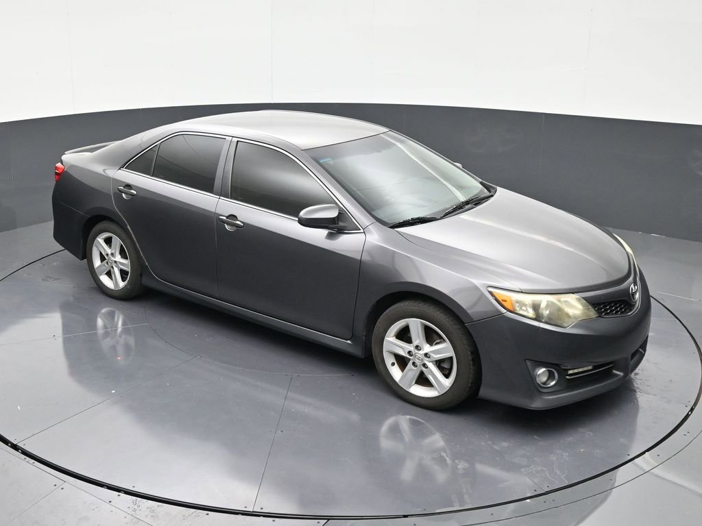 Used 2014 Toyota Camry SE image 18