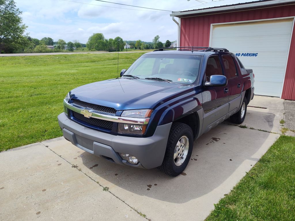Used 2002 Chevrolet Avalanche 4x4 w/ Convenience Pkg image 1