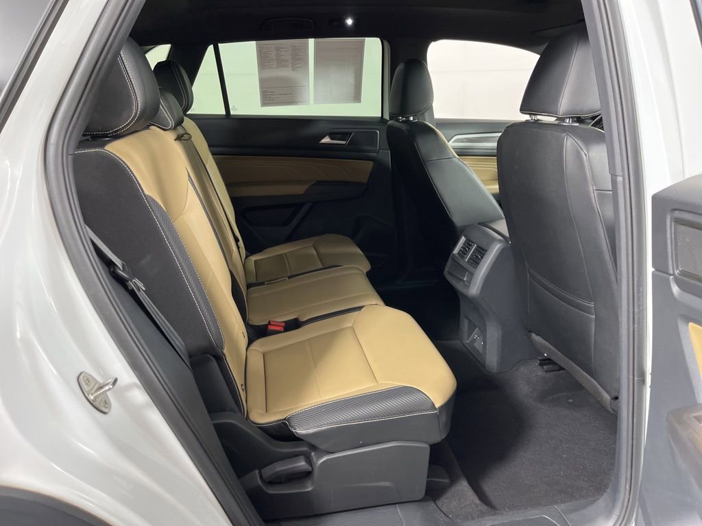 Used 2022 Volkswagen Atlas Cross Sport SE w/ Panoramic Sunroof Package image 9