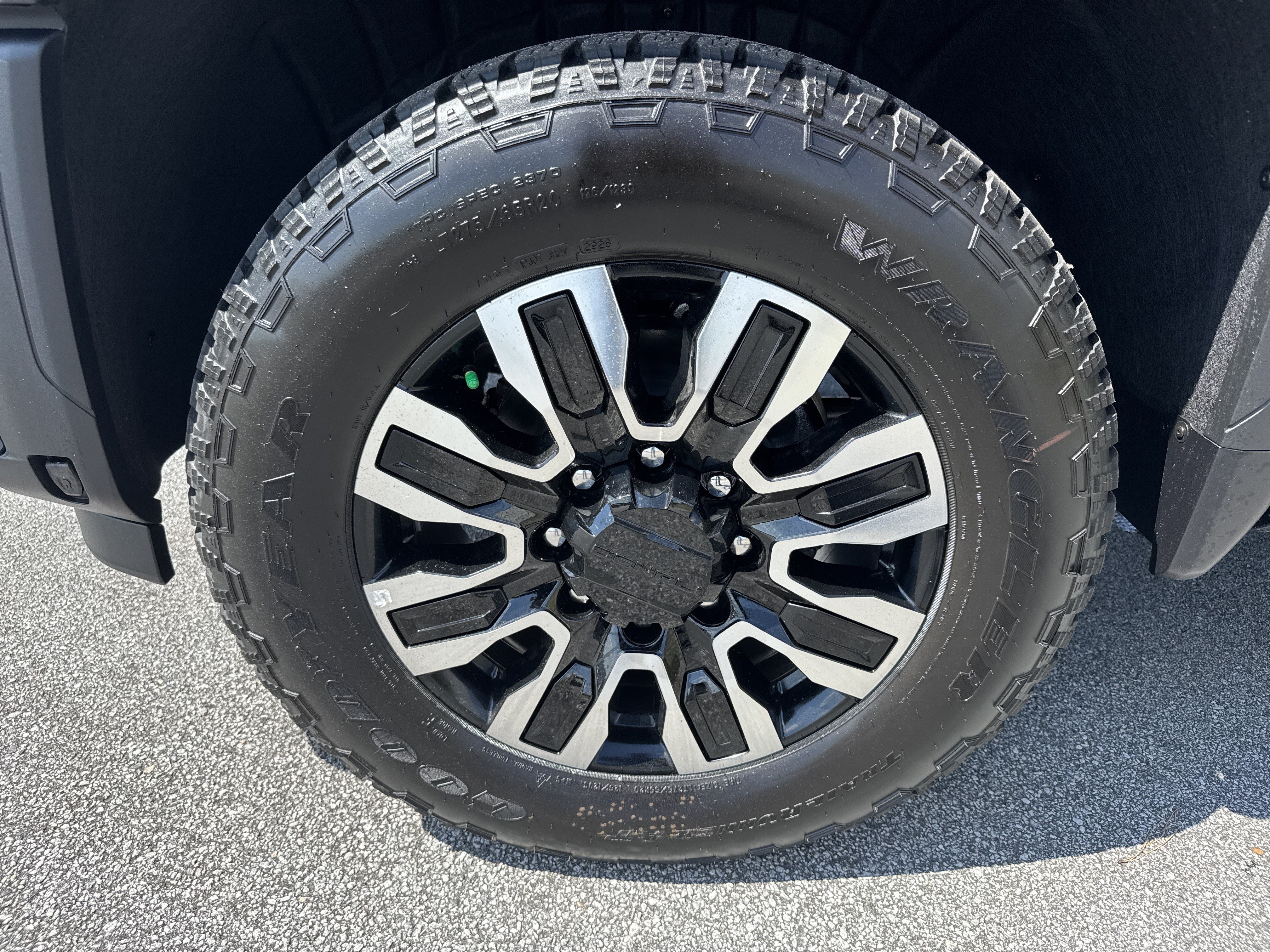 New 2026 GMC Sierra 2500 Denali Ultimate AWD/4WD image 13