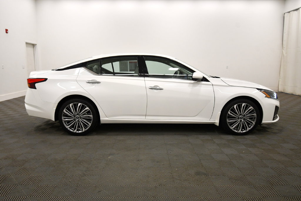 Used 2024 Nissan Altima 2.5 SL AWD/4WD image 9