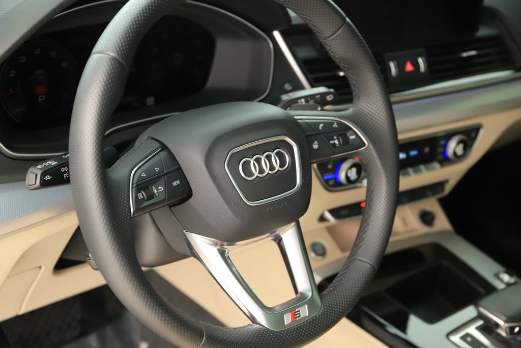 Certified 2024 Audi Q5 2.0T Prestige AWD/4WD image 16