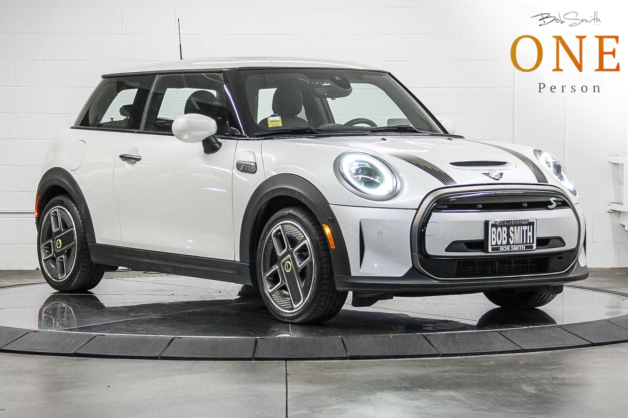 Certified 2024 MINI Cooper SE w/ MINI Resolute Edition image 1