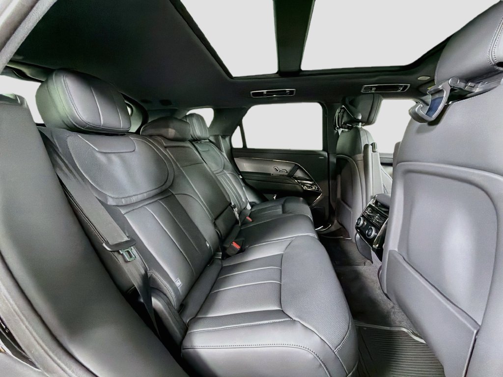 New 2027 Land Rover Range Rover Sport SE AWD/4WD image 29