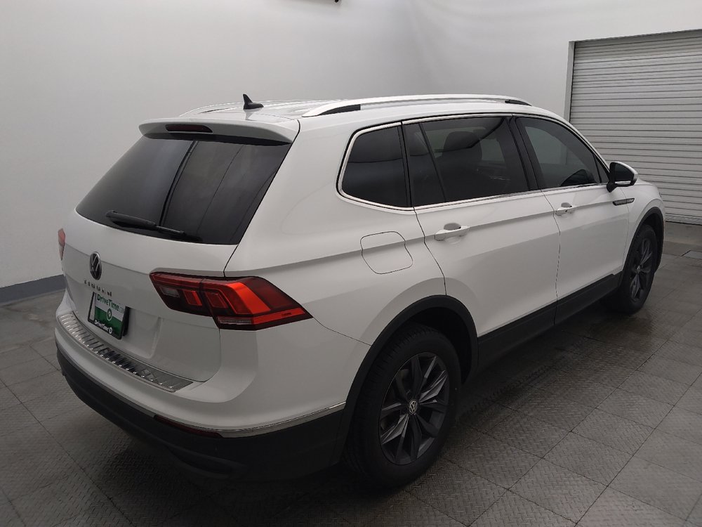 Used 2022 Volkswagen Tiguan SE FWD image 9