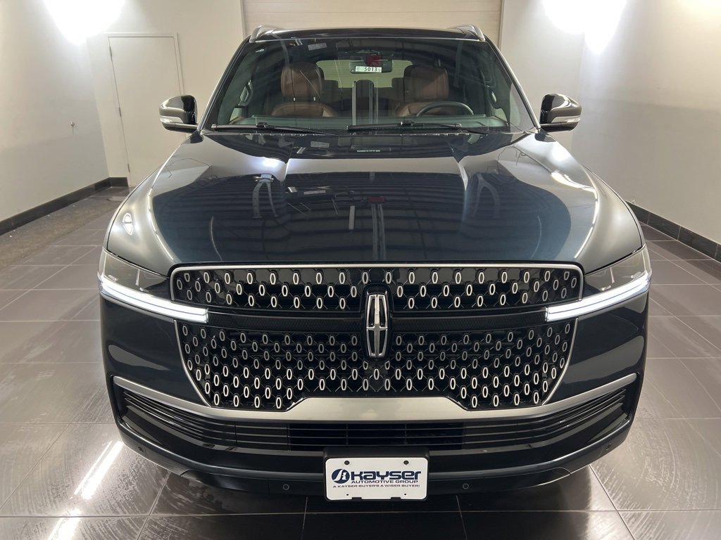New 2026 Lincoln Navigator Reserve image 2