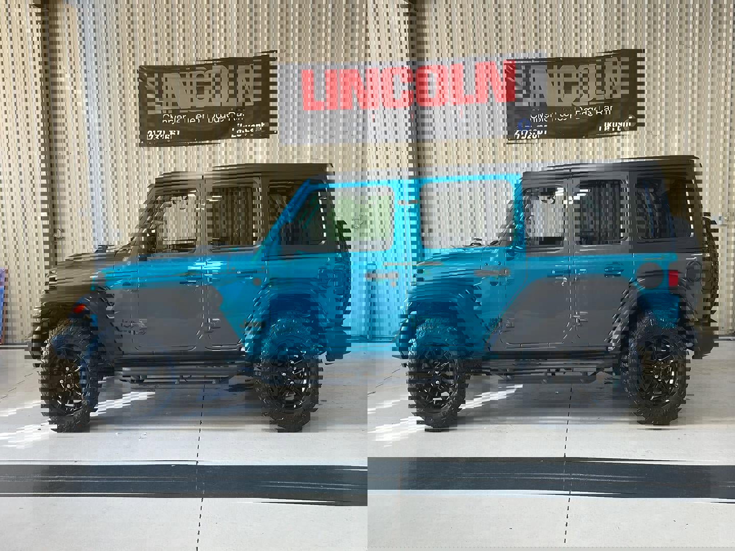 Used 2020 Jeep Wrangler Unlimited Sport image 2