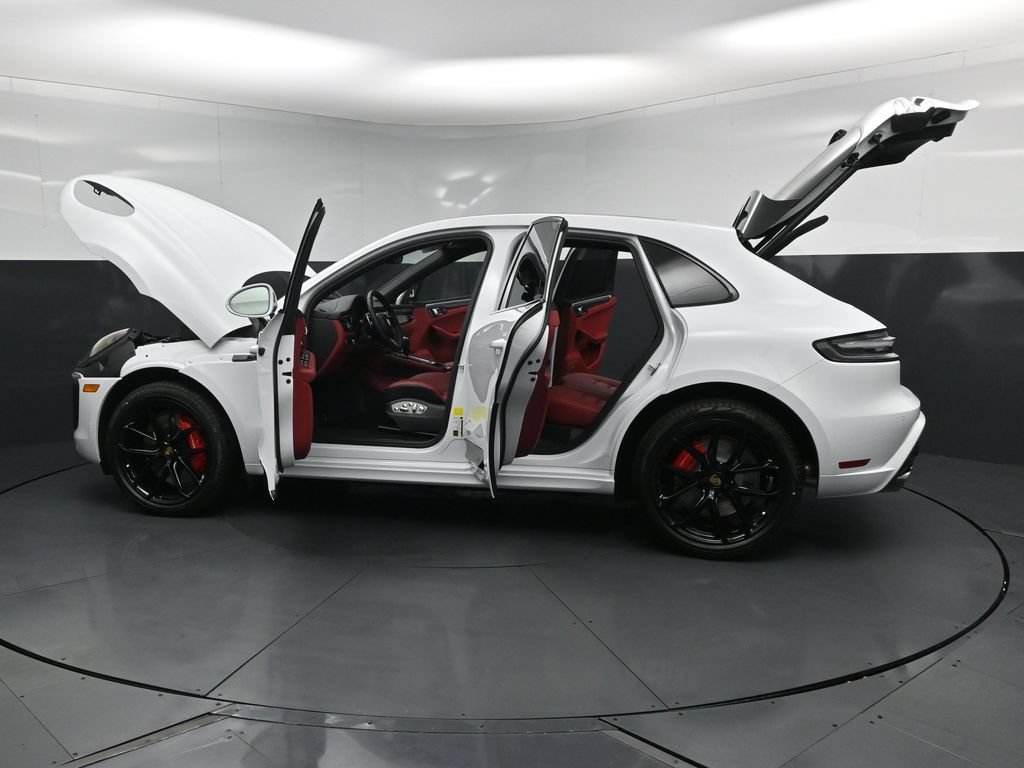 New 2026 Porsche Macan GTS AWD/4WD image 33