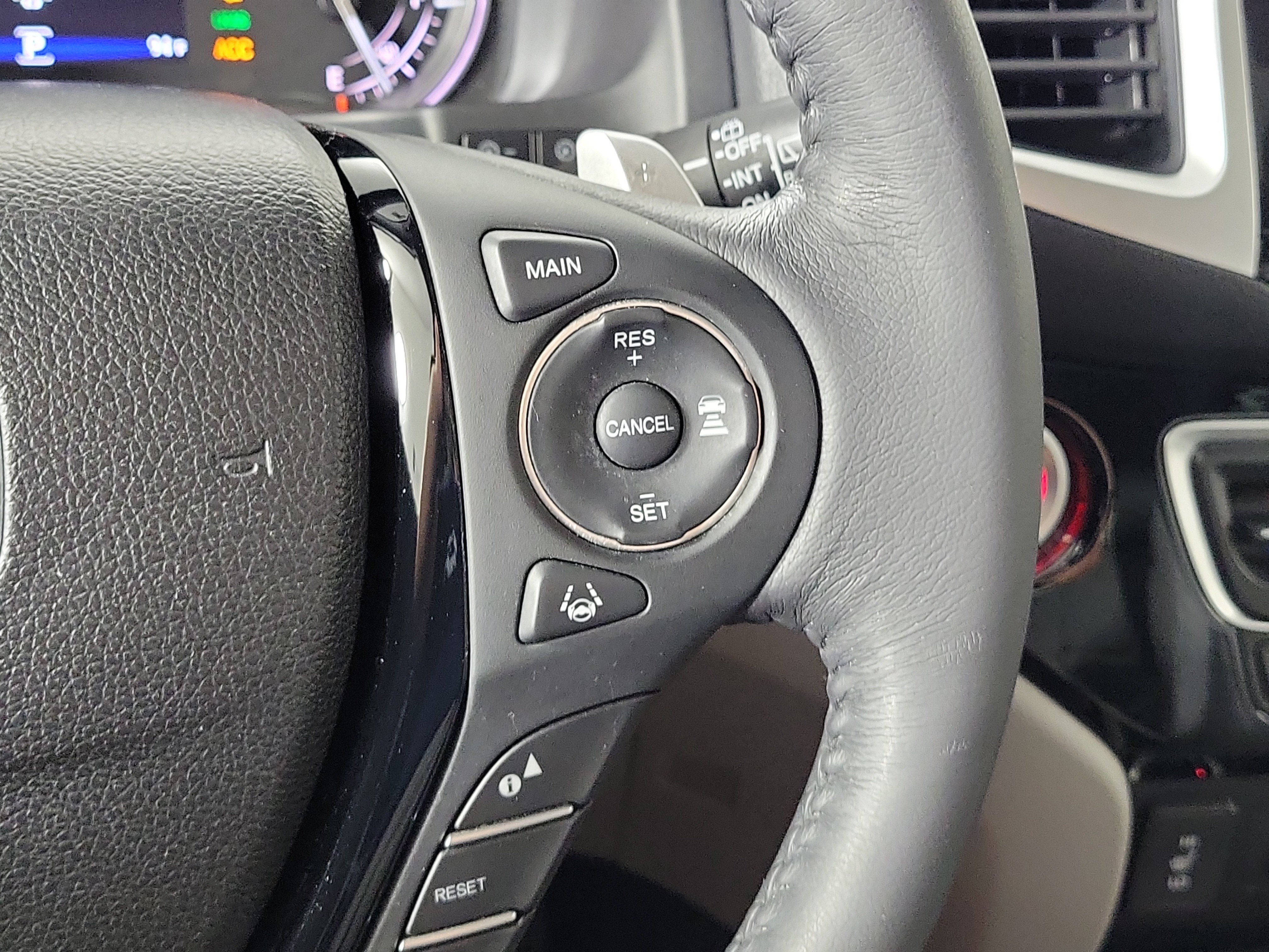 Used 2017 Honda Pilot Touring image 14