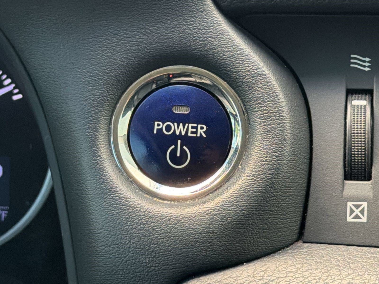 Used 2015 Lexus CT 200h w/ Navigation Package FWD image 18