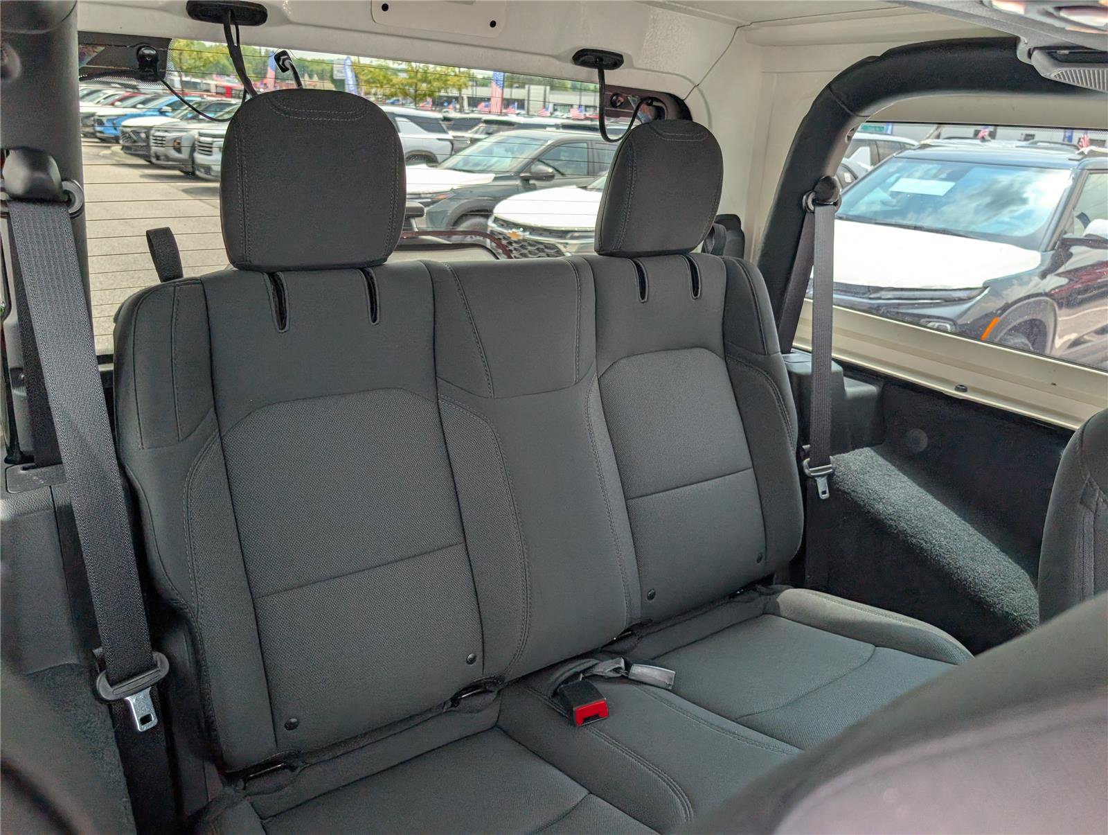 Used 2022 Jeep Wrangler Sport AWD/4WD image 11