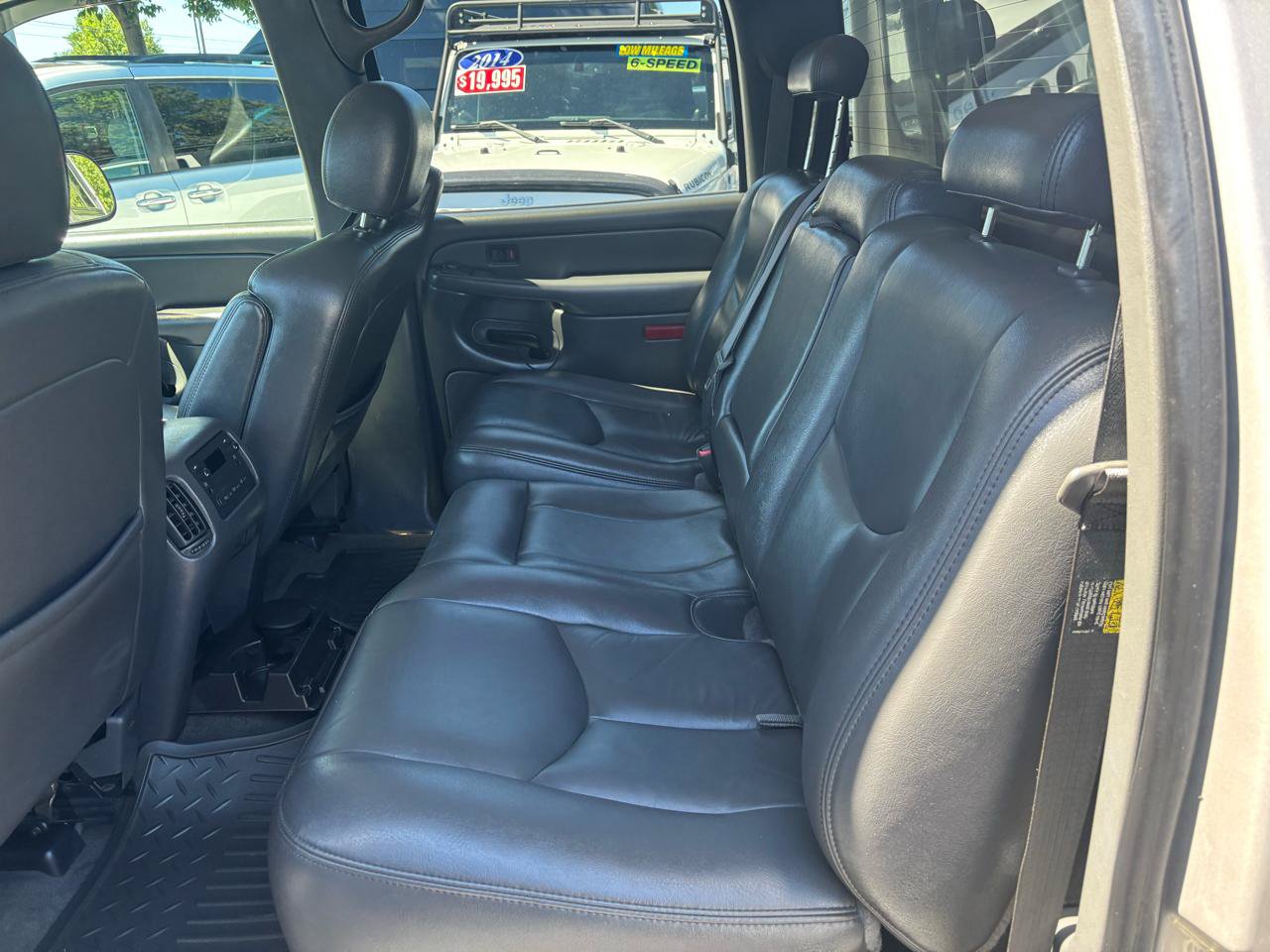 Used 2005 Chevrolet Silverado 2500 LT w/ Heavy-Duty Power Package AWD/4WD image 9