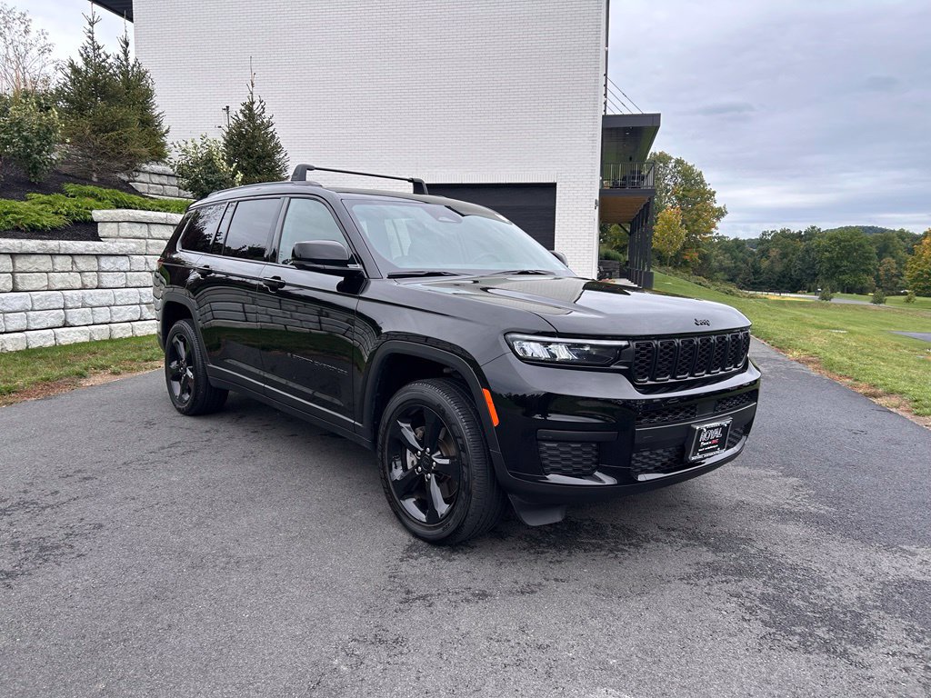 Used 2025 Jeep Grand Cherokee L Altitude