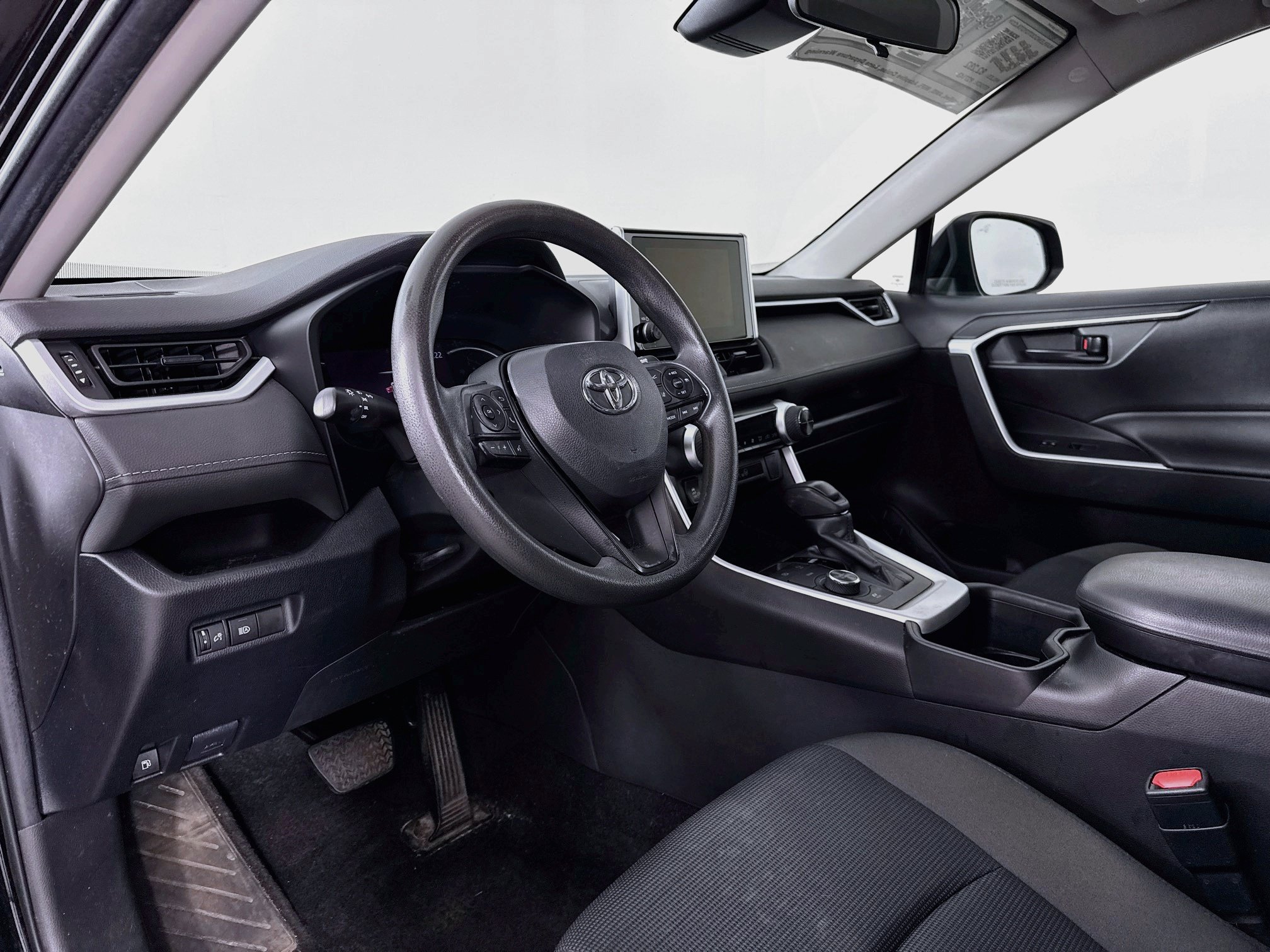 Certified 2023 Toyota RAV4 LE AWD/4WD image 9