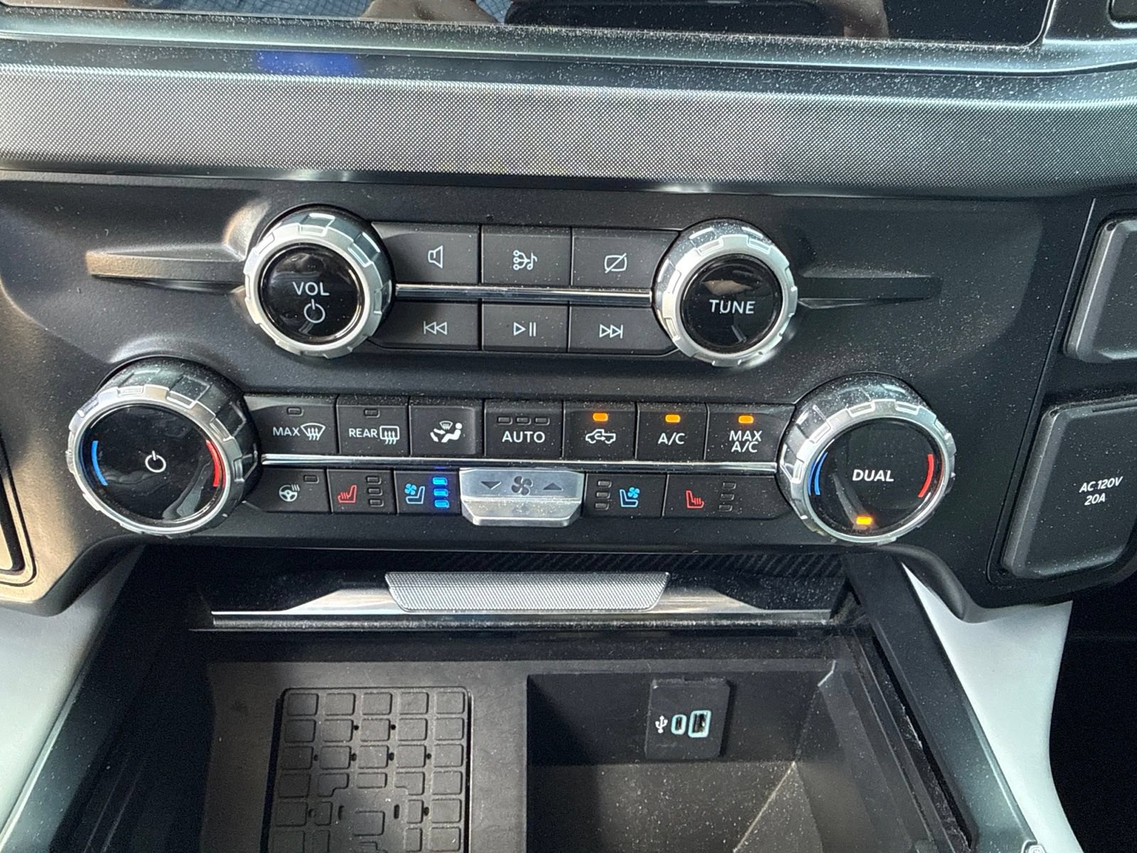 Used 2024 Ford F450 Limited w/ FX4 Off-Road Package AWD/4WD image 14