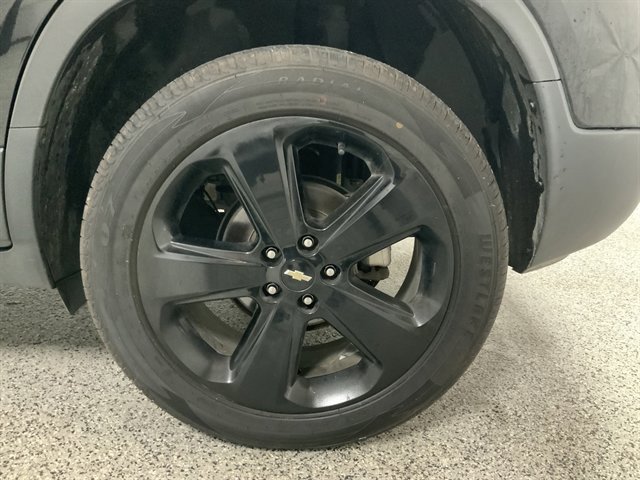 Used 2019 Chevrolet Trax Premier w/ Midnight Edition AWD/4WD image 11