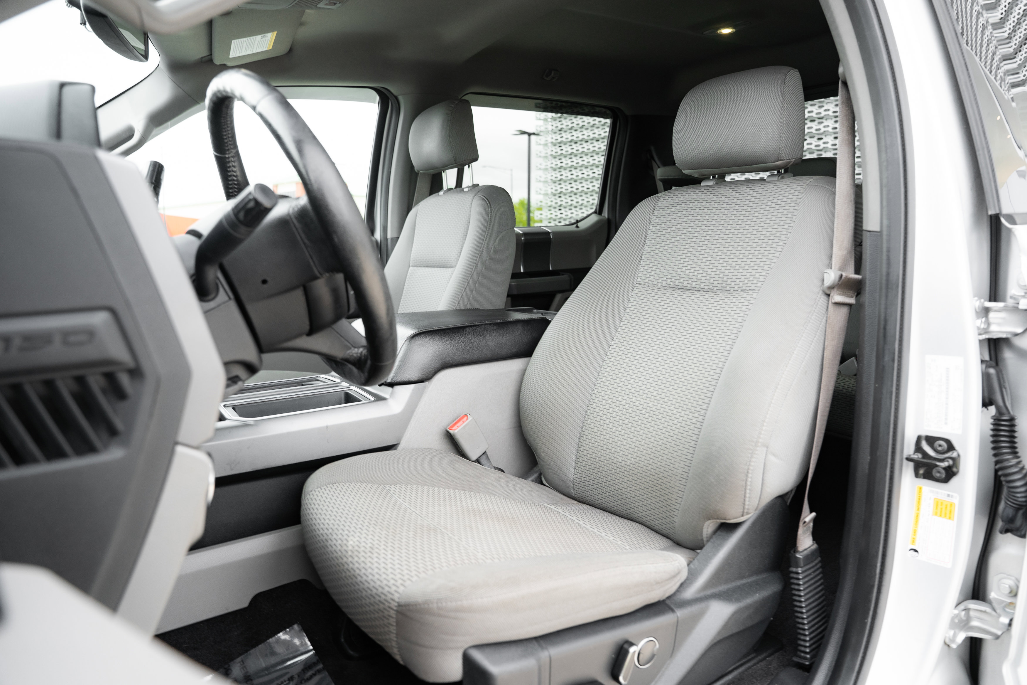 Used 2015 Ford F150 XLT w/ Equipment Group 302A Luxury AWD/4WD image 22