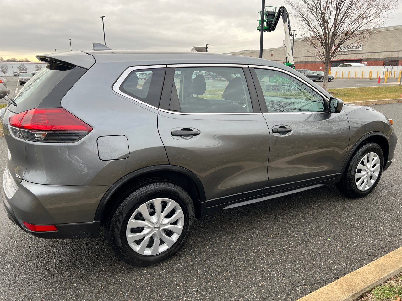 Used 2018 Nissan Rogue S image 8