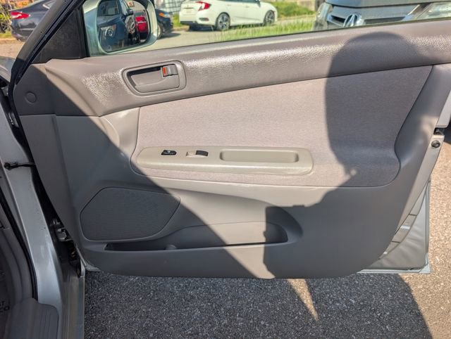 Used 2004 Toyota Camry image 23