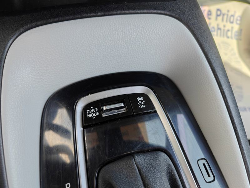 Used 2024 Toyota Corolla SE image 32